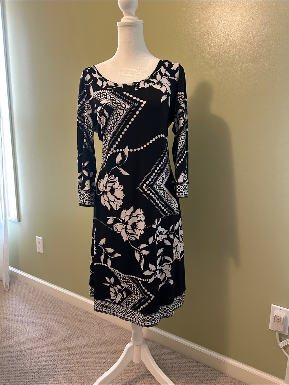 White House Black Market Black and White Floral-Print Midi Dress